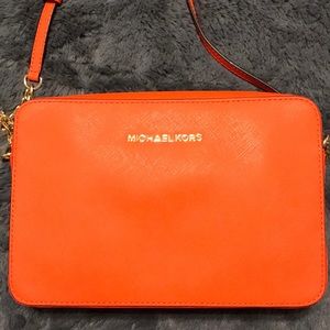 Michael Kors Jet Set crossbody bag